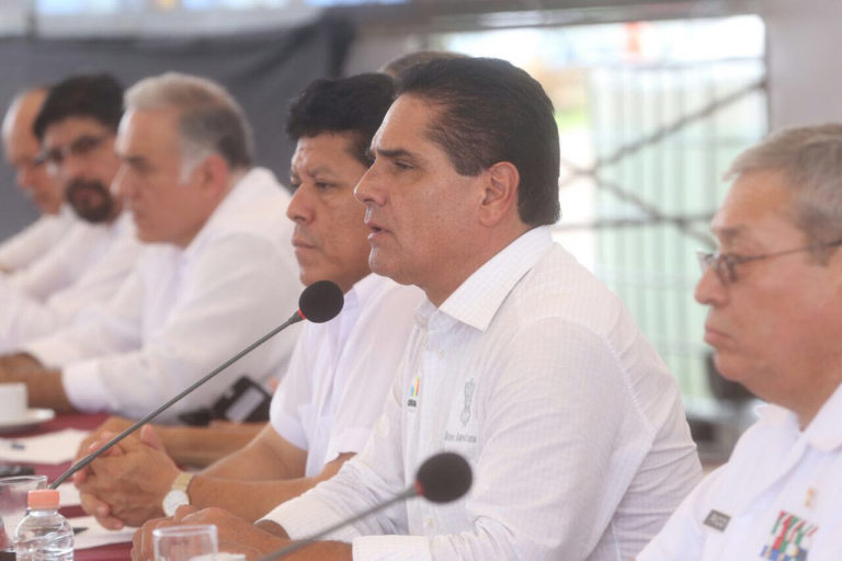 Avanza desarrollo económico y social de Lázaro Cárdenas: Gobernador