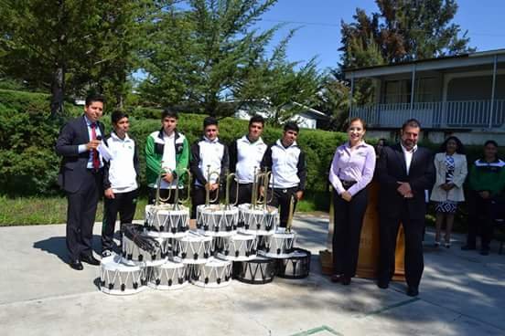 Conalep plantel Ciudad Hidalgo recibe donación de instrumentos musicales