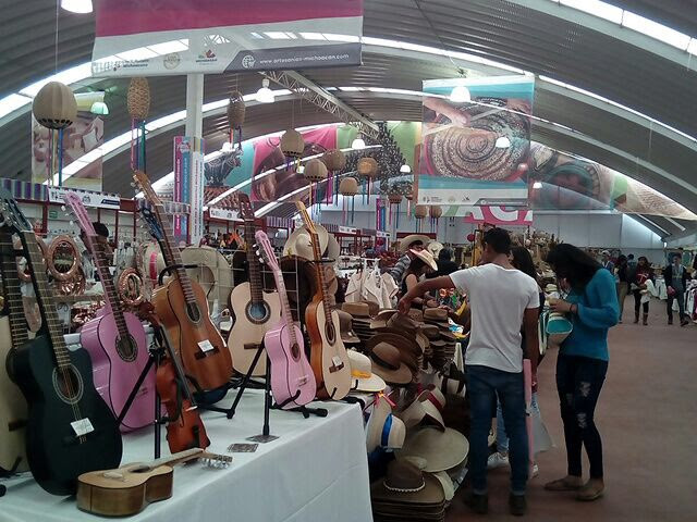 En la Expo Fiesta Michoacán, la riqueza artesanal del estado