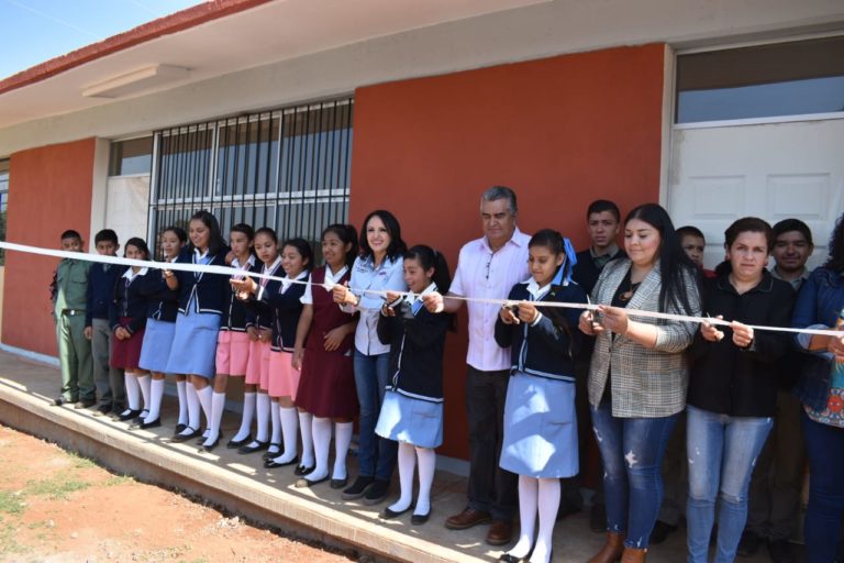 Invierte Gobierno del Estado más de 50 mdp en la dignificación de escuelas en Tácambaro